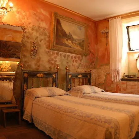 Affittacamere Hospitales Del Pellegrino - Trastevere 3*